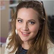 Formatrice d'anglais et de français pour adultes et enfants/jeunes adultes. Parfaitement bilingue, française d'origine ayant habité jusqu'à très récemment en Écosse. J'enseigne l'anglais et le français à des adultes ainsi que des plus jeunes. Français